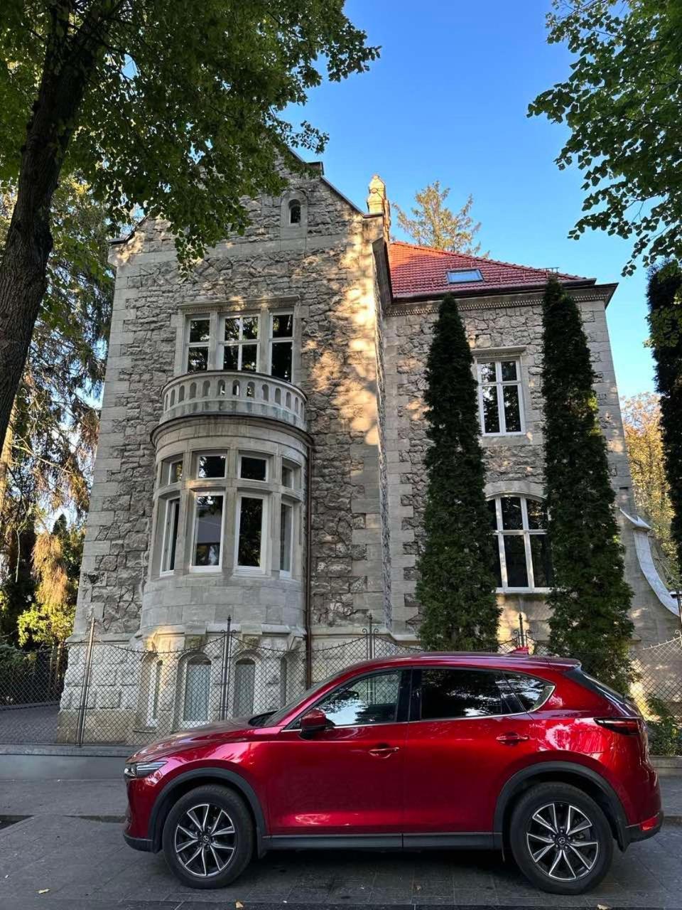 לבוב Lion'S Castle Hotel מראה חיצוני תמונה